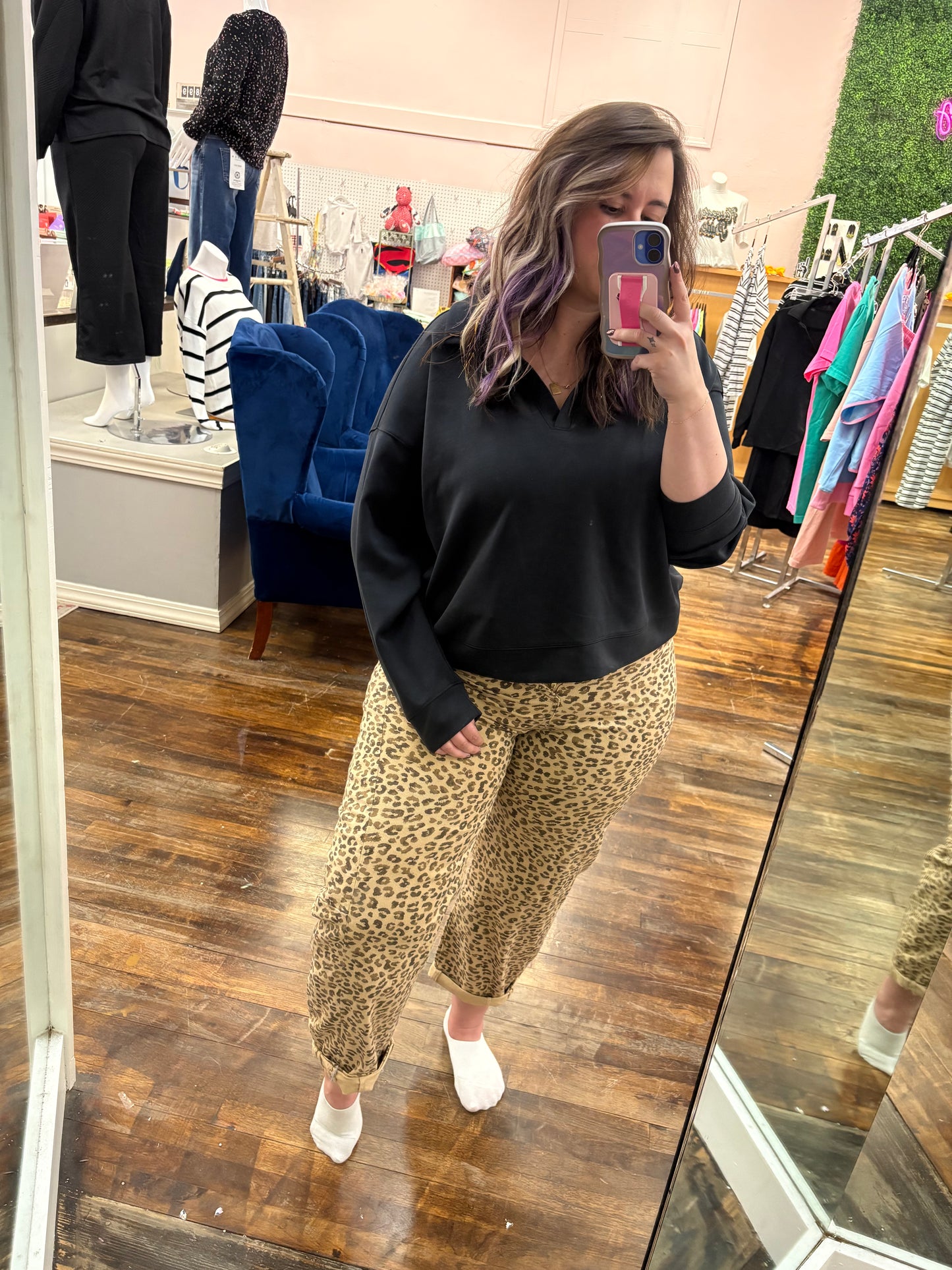 Risen Mid Rise Cropped Barrel Leopard Jean