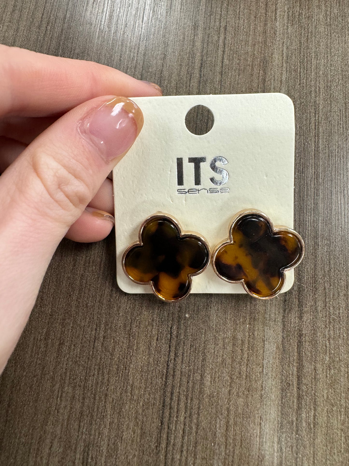 Tortoise studs