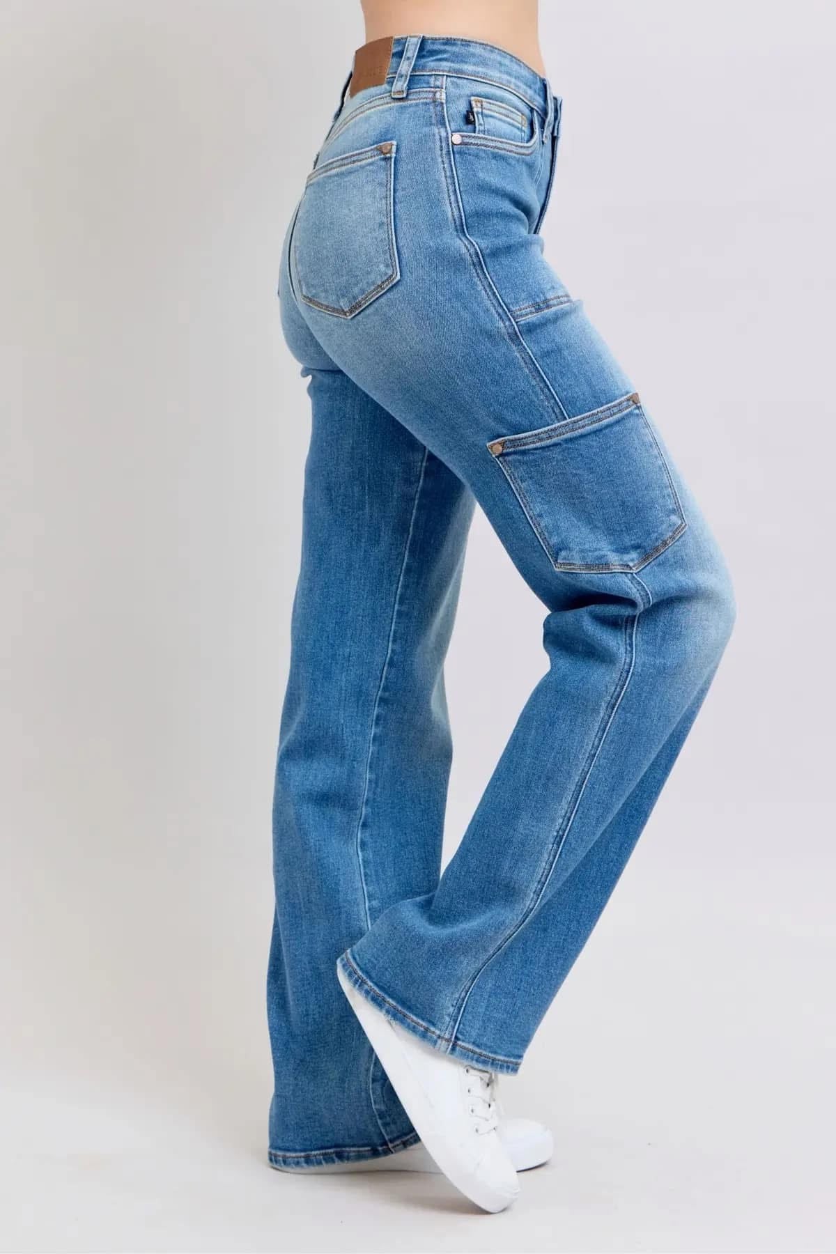 Judy Blue 90s Straight Fit High Waist Cargo Jeans